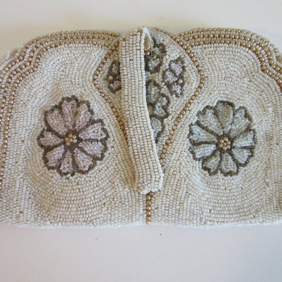 Source Unknown Handbags - Vintage Ivory Beaded Small Top Zip Closure Clutch Bag